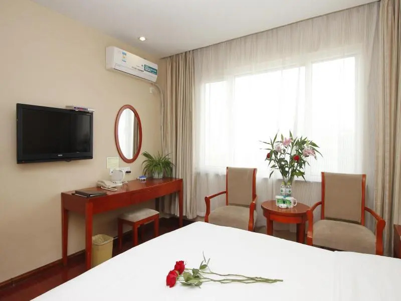 GreenTree Inn Rizhao West Station Suning Plaza