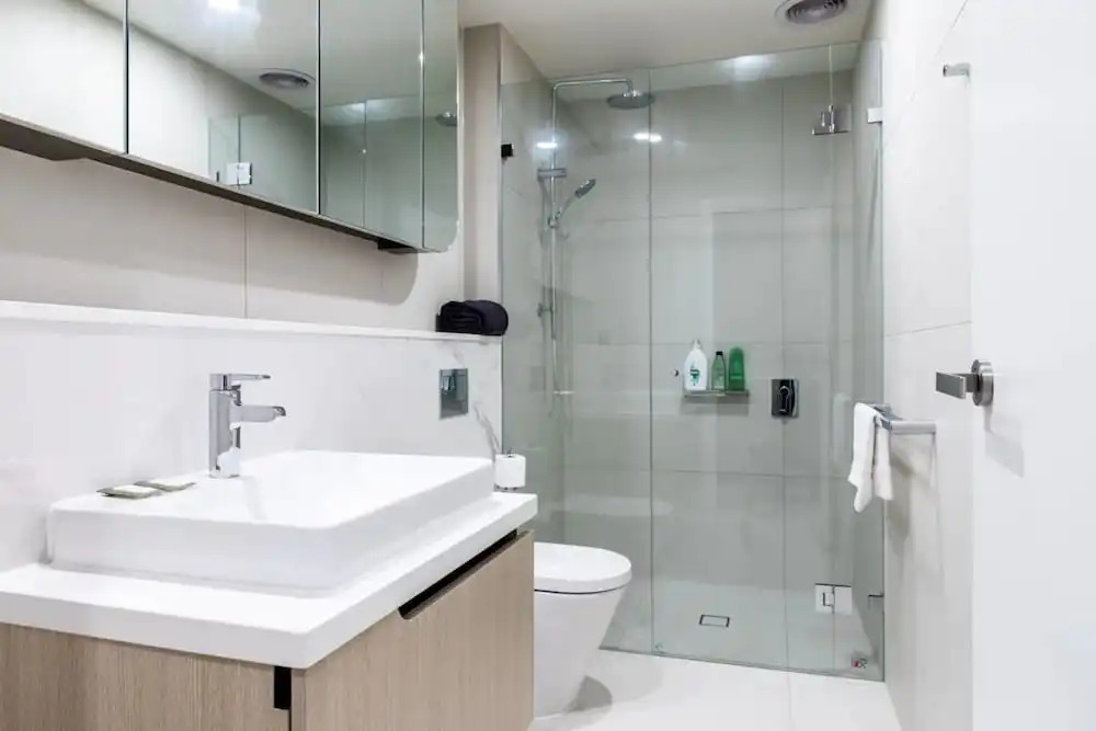 Modern 1 Bedroom Apartment in North Melbourne