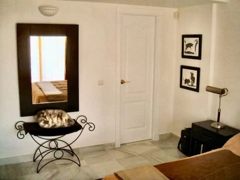 Lovely, Well Appointed Spanish Townhouse