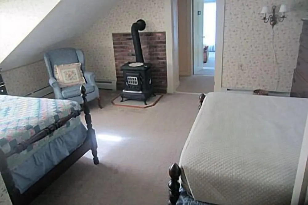 Inn at Neshobe River
