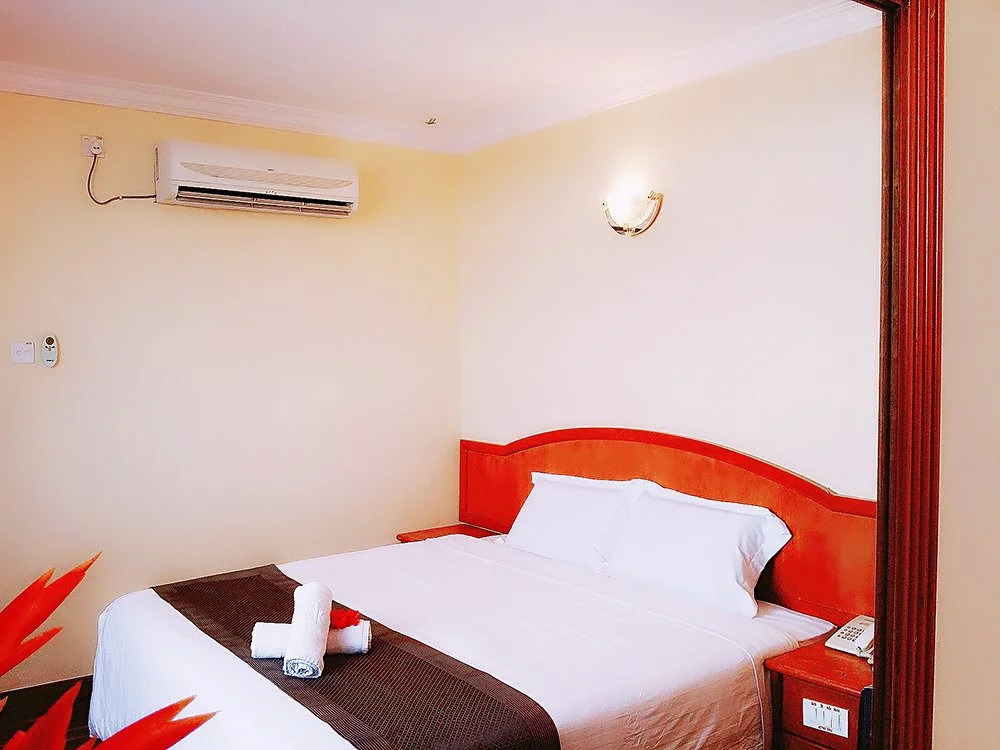 Global Hotel