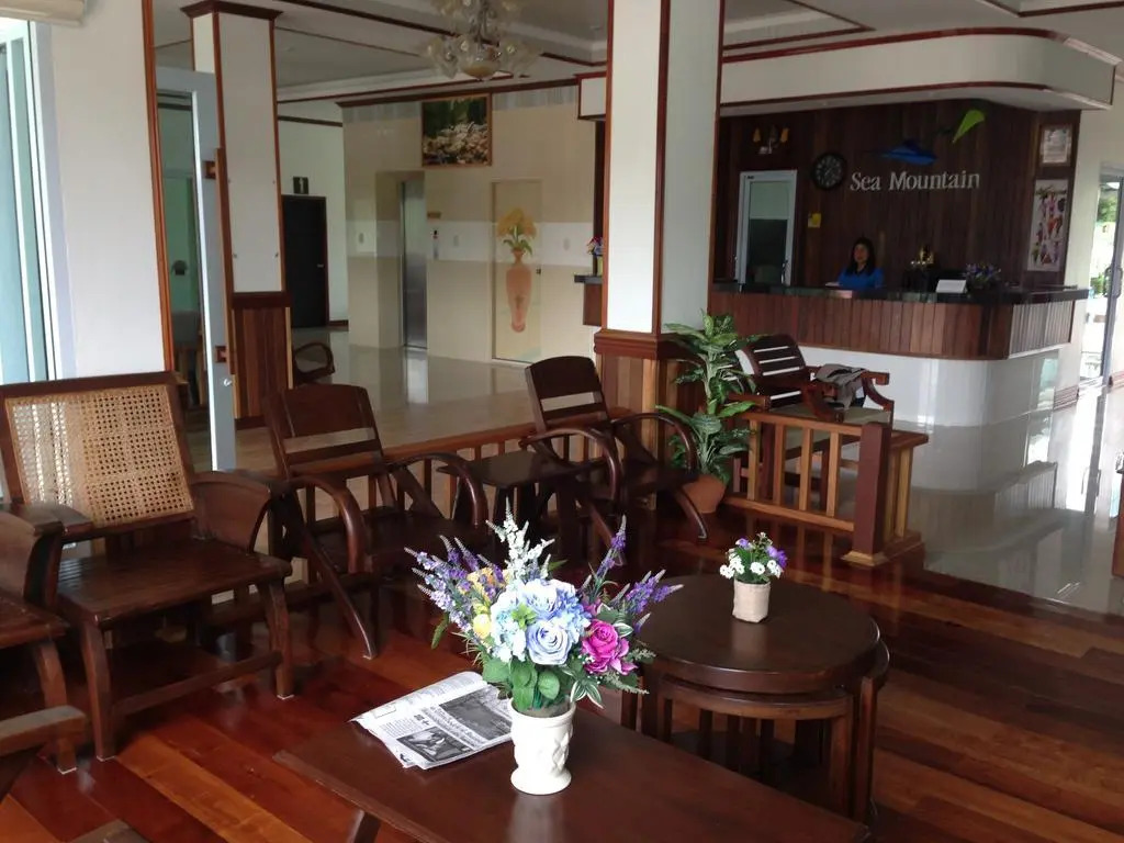 Sea Mountain Khanom Hotel