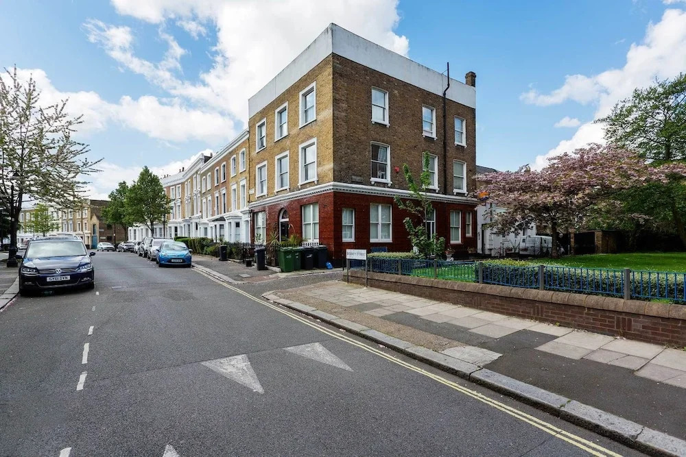 Vauxhall Pad