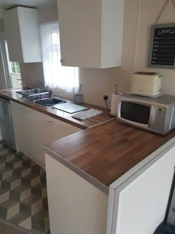 Lovely 2-bed Chalet at Robinhood Retreat Free Park