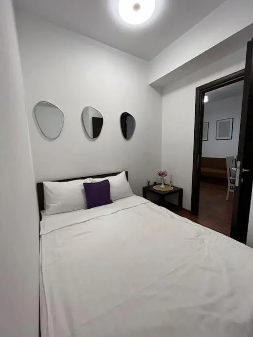 Cara Apartment 5 min walk to the train station