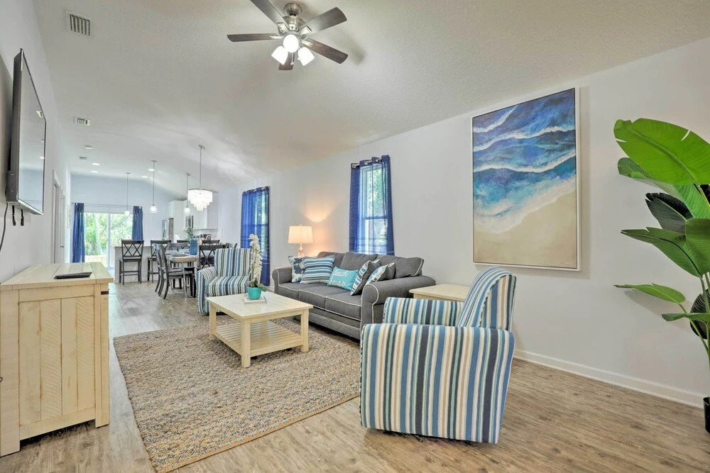 St Augustine Beach Cottage: Walk to Water!