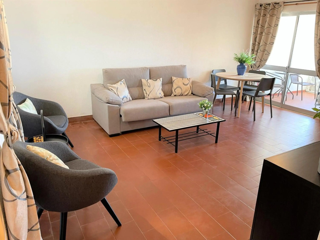 Apartamento vista mar e pôr do Sol (1,6km Praia)