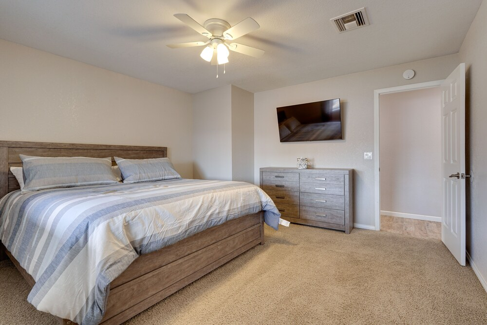 3 Mi to London Bridge: Lake Havasu City Home