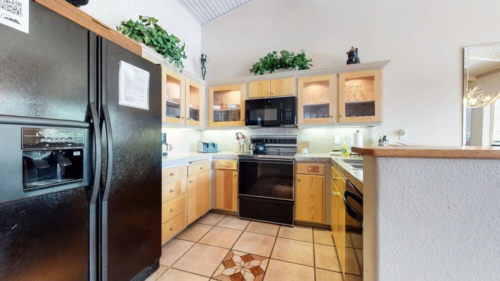Mammoth West 137 Updated Deluxe Condo, Just A Short Walk to Canyon Lodge by RedAwning