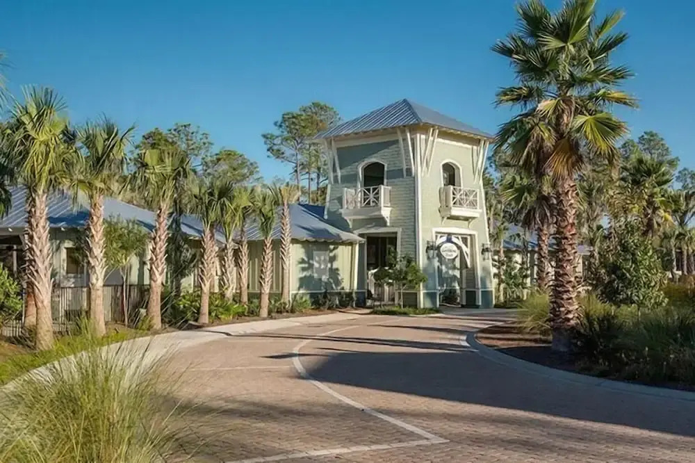 WHITE SAND REUNION 5 Bedroom Holiday Home by Five Star Properties