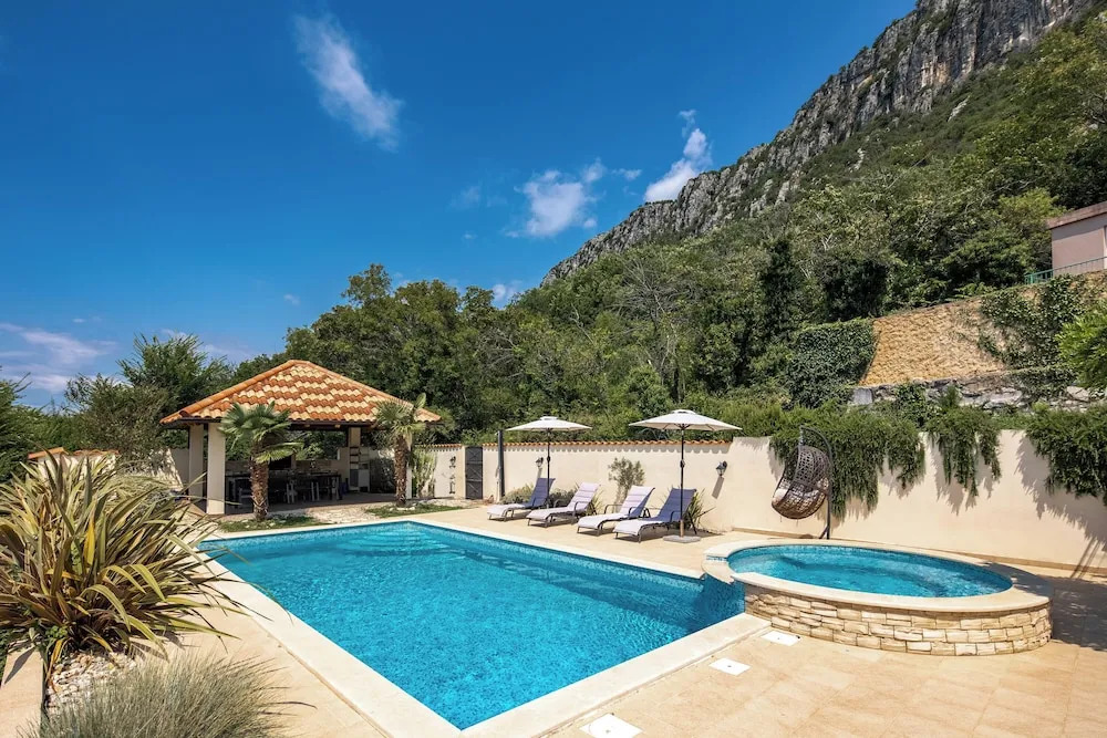 Villa Anna With Private Pool And Garden - Happy Rentals