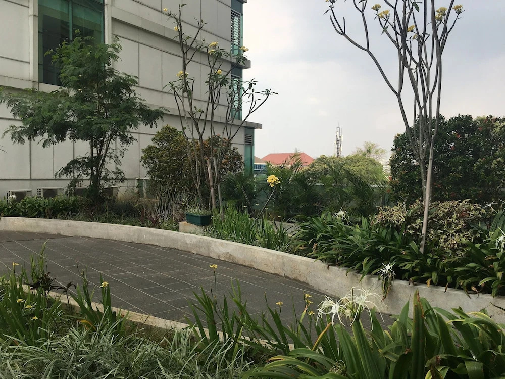 Spacious Studio Room At Tamansari La Grande Apartment Near Bip