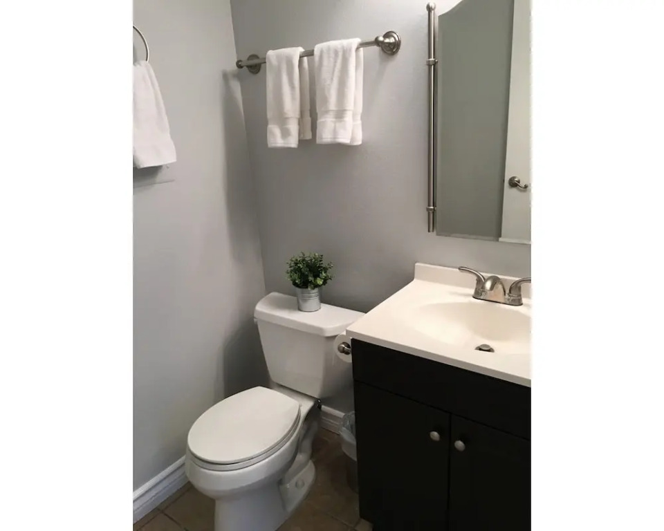 Arendelle 2 Bedrooms 1.5 Bathroom Condo
