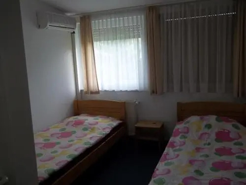 Gadányi Vendégház és Lovarda