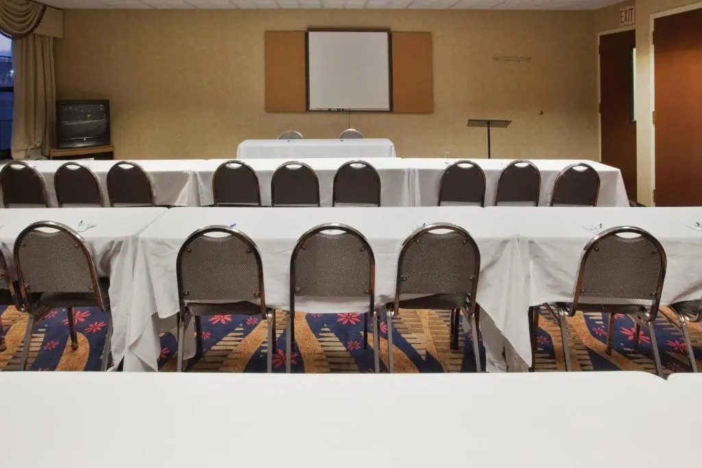 Holiday Inn Express & Suites - Morehead City by IHG