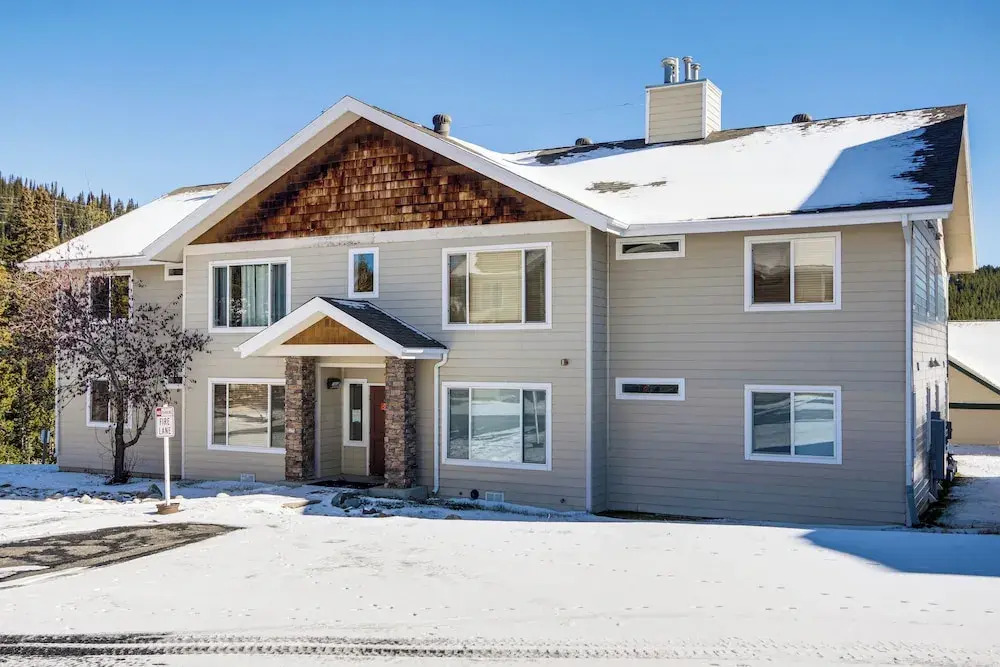 < 1 Mi to Big Sky Resort: Quiet Mtn-view Retreat