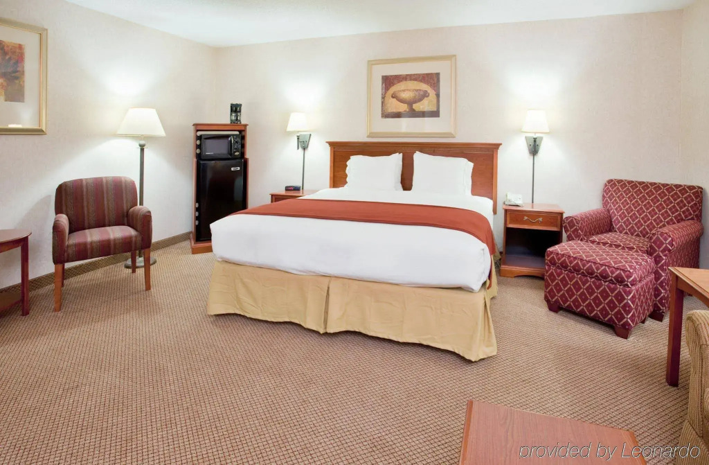 Seasons Inn & Suites Highland