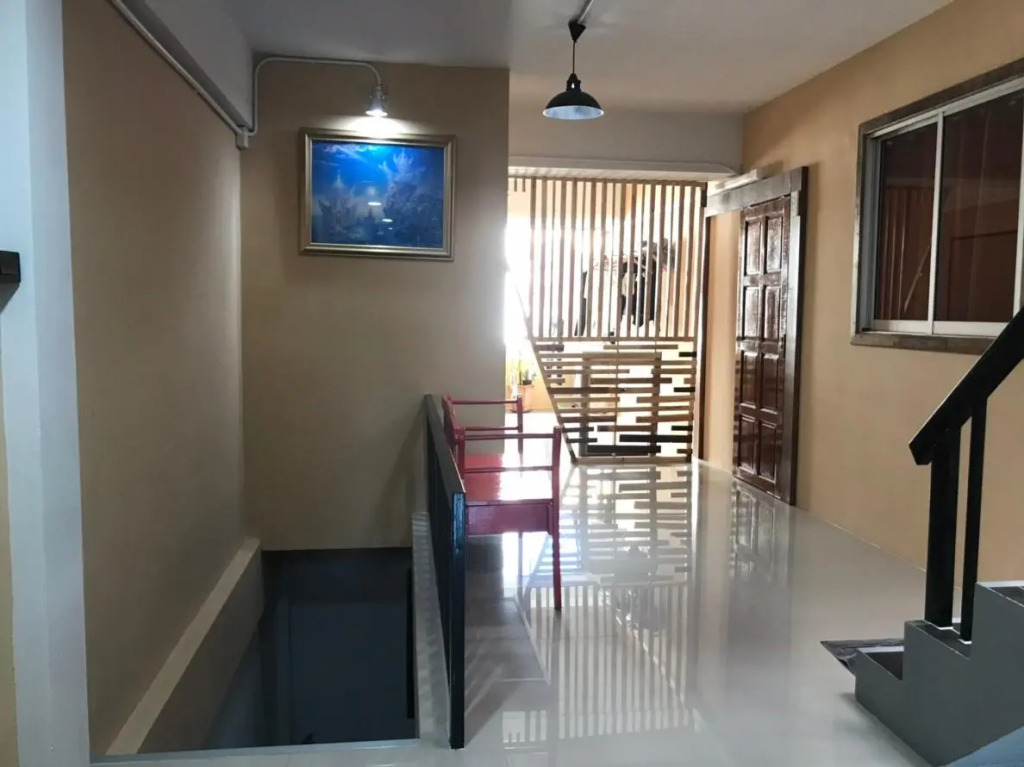 Tangmo House