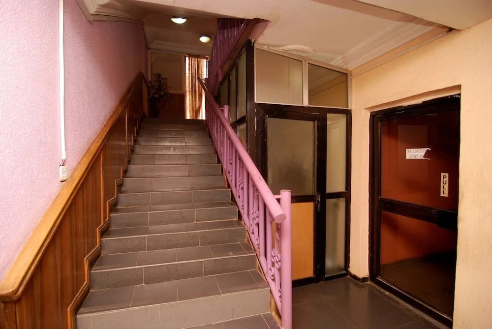 Serob Hotels