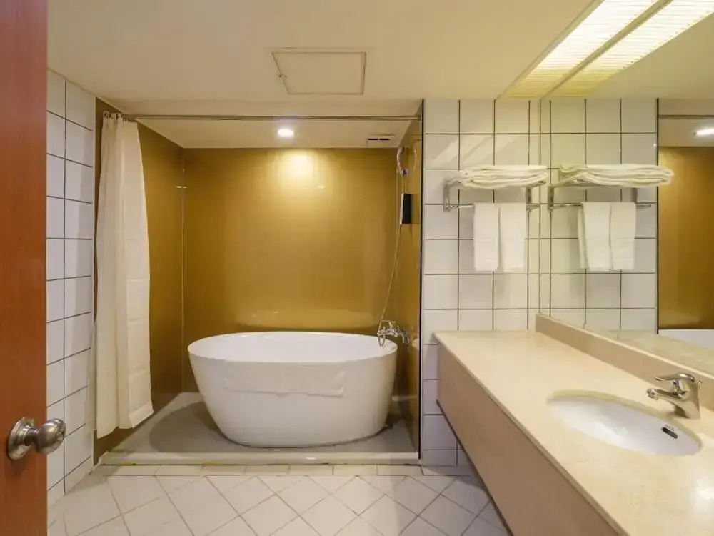 Rich & Free Hotel - Fuzhong 富逸旅趣-板橋府中館
