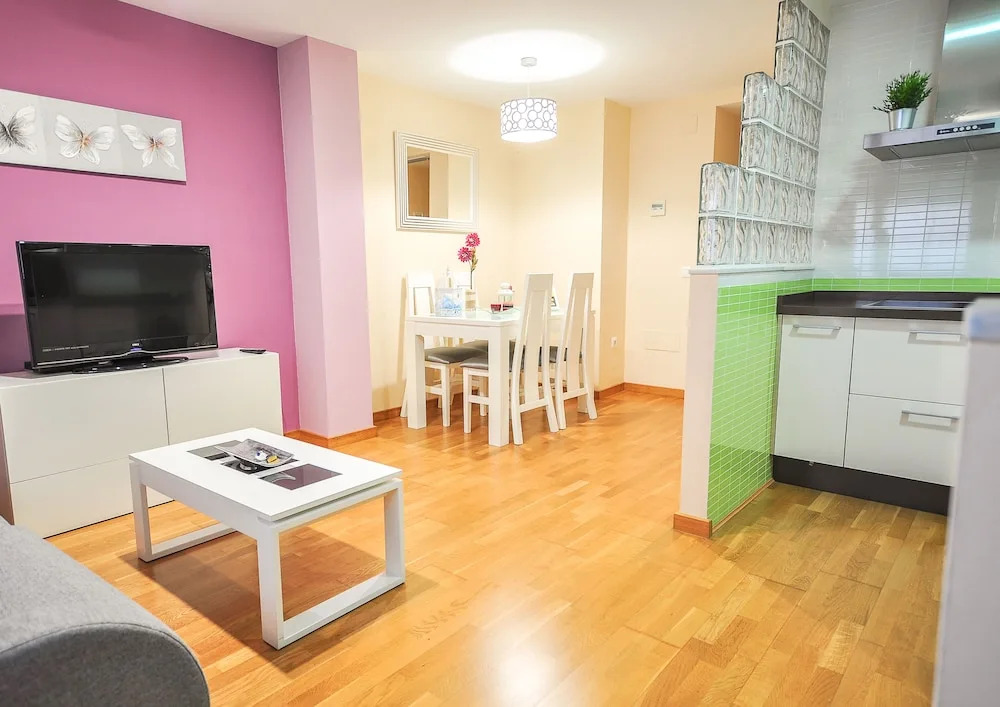 Sitito Quejana Apartment with Parking