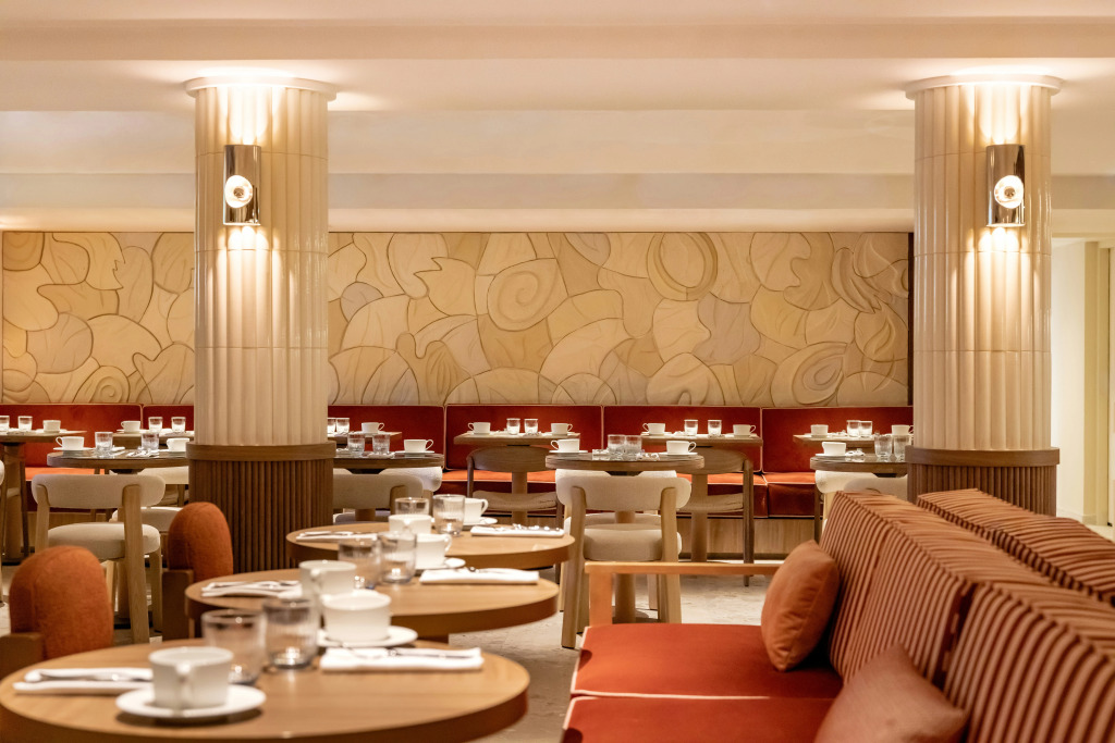 Hotel Ventura Saint-Tropez, Tapestry Collection By Hilton