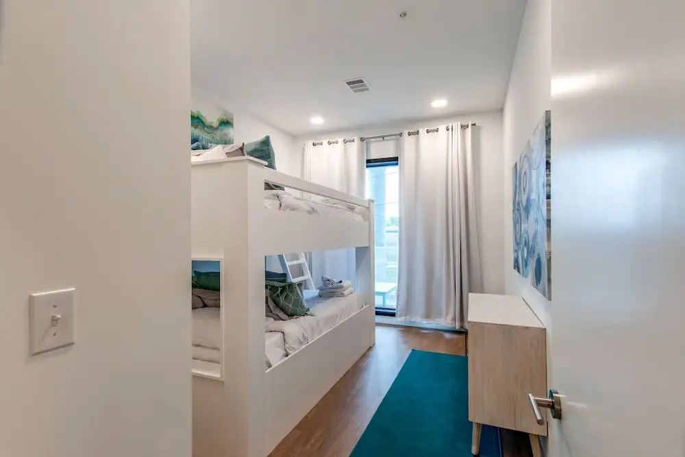 Illume New Green Community Heated Pool Deck 1 Bedroom Condo