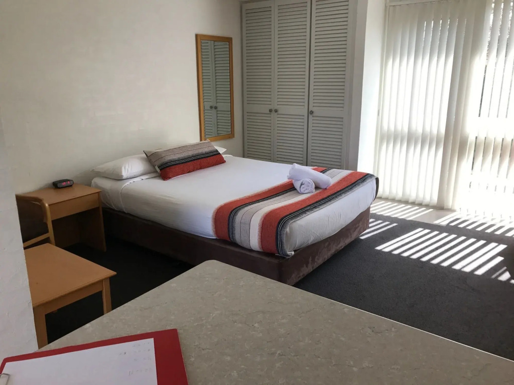 Bathurst Studio Apartments