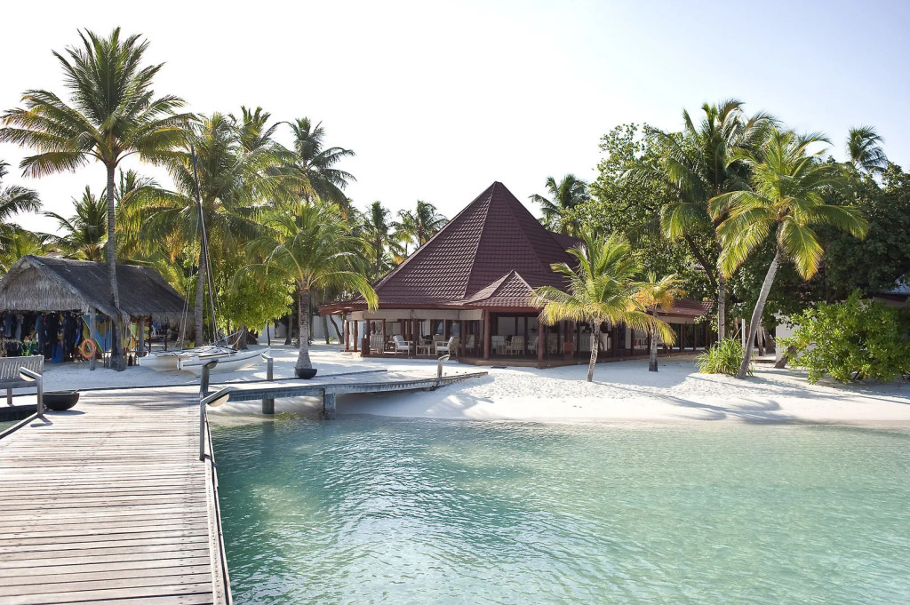 Diamonds Athuruga Maldives Resort & Spa