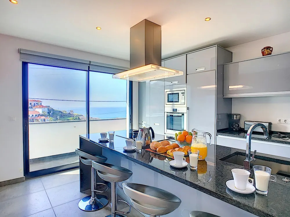 Villa North Sea by LovelyStay