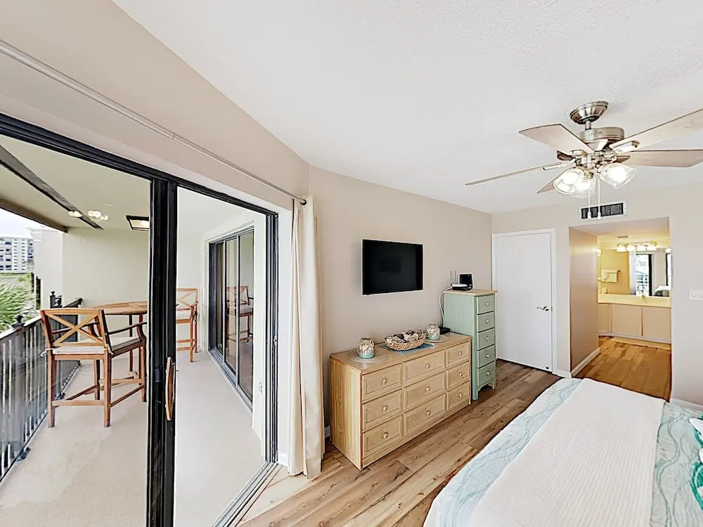 Bayshore Unit 402 - 2 Br Condo