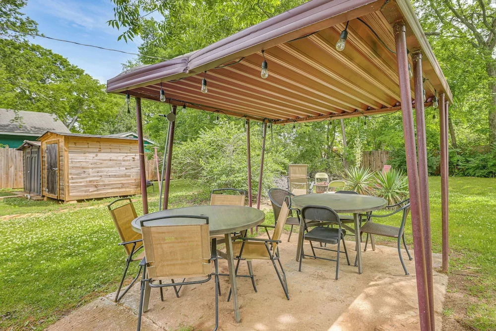 3 Mi to Downtown: Family-Friendly Birmingham Home