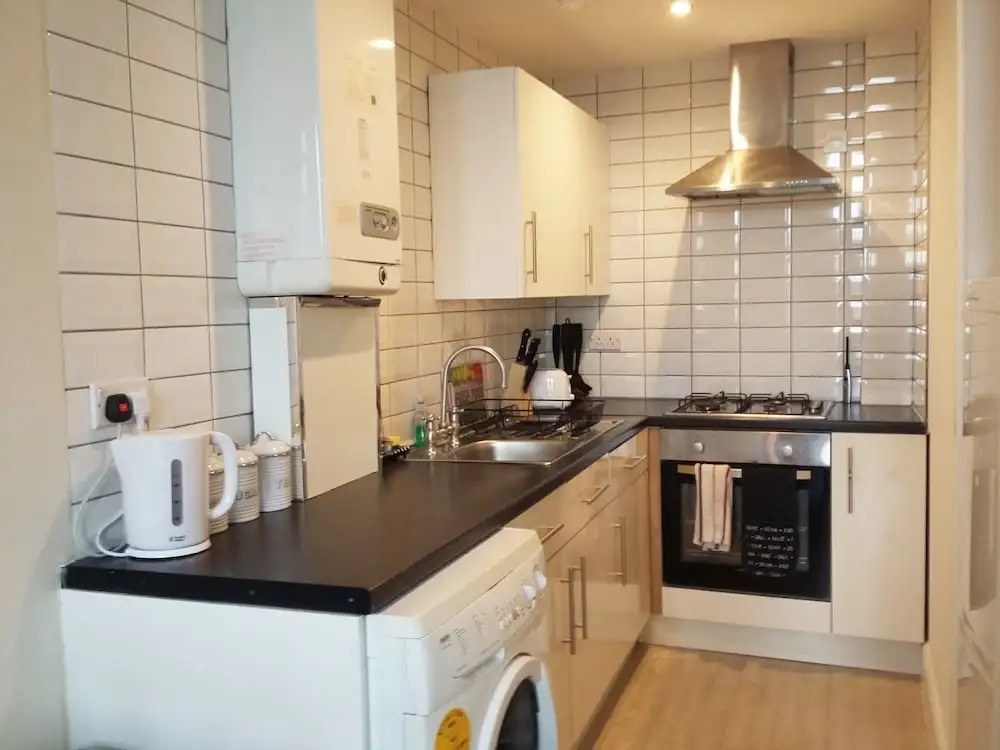 2 Bedroom Character Apartment Finnieston