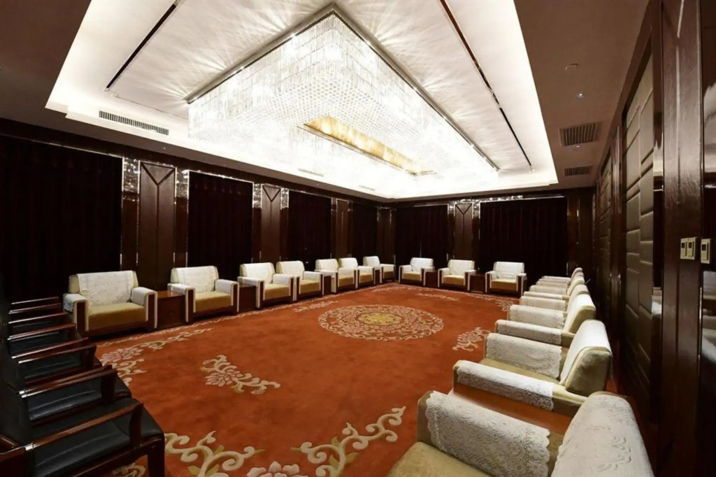 Golden Kirin Hotel