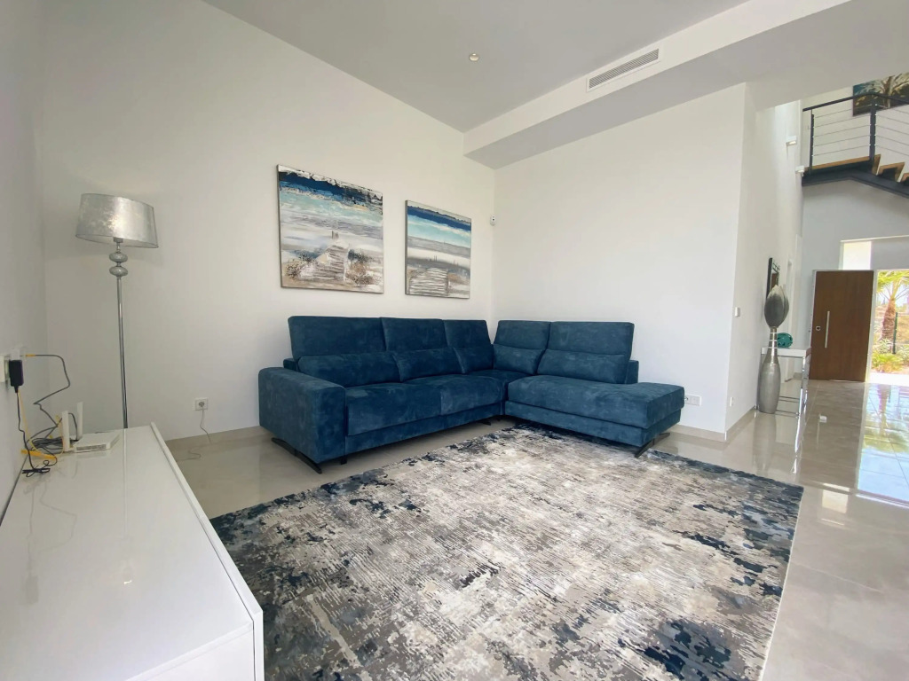 Modern 5 Bed Villa with Pool at Las Colinas LC1