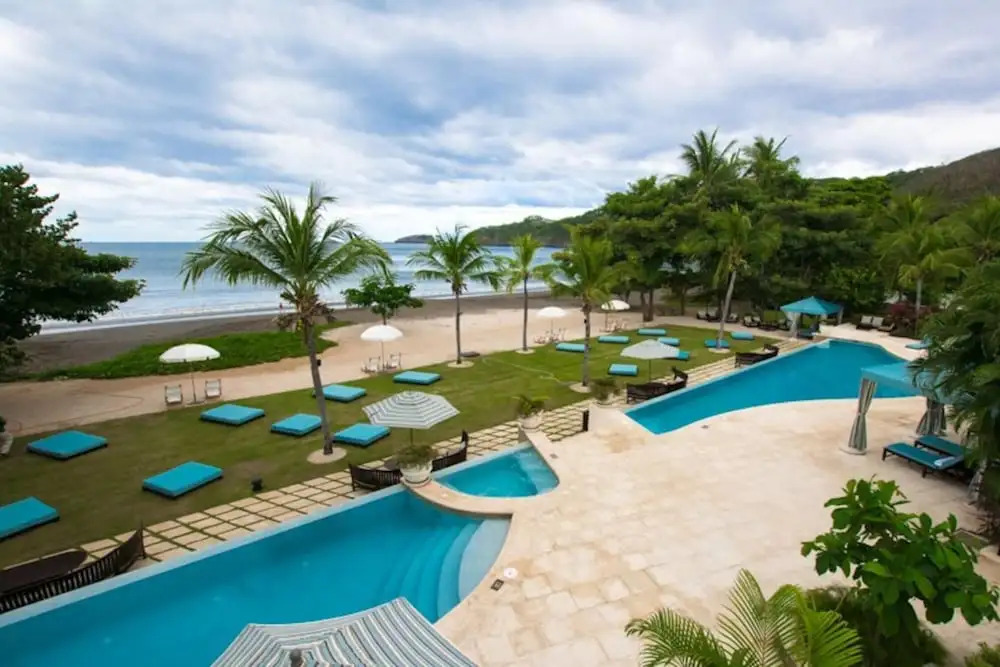 Extra-large 1 Bedroom 2nd Floor Luxury at Pacifico