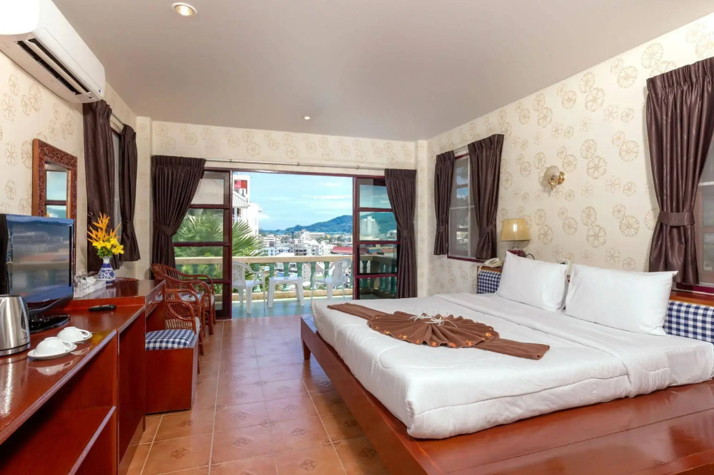 Royal Crown Hotel & Palm Spa Resort