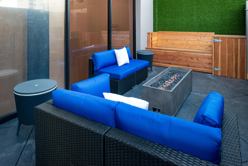 Holiday Inn Express & Suites Los Angeles Downtown West by IHG