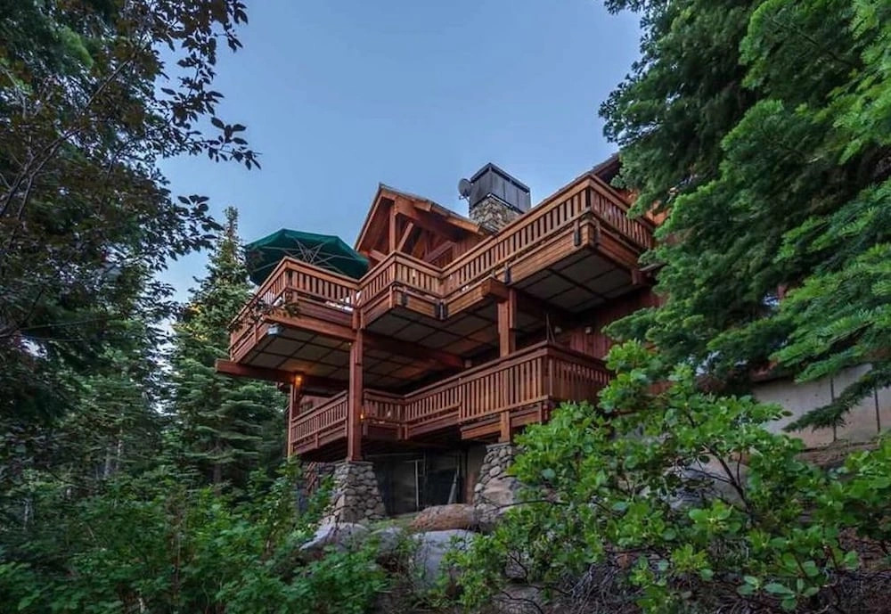 Luxury Northstar Palace w/ Hot Tub & Games