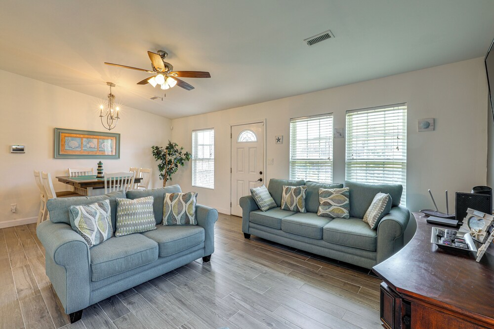 North Topsail Beach Townhome: Walk to the Beach!