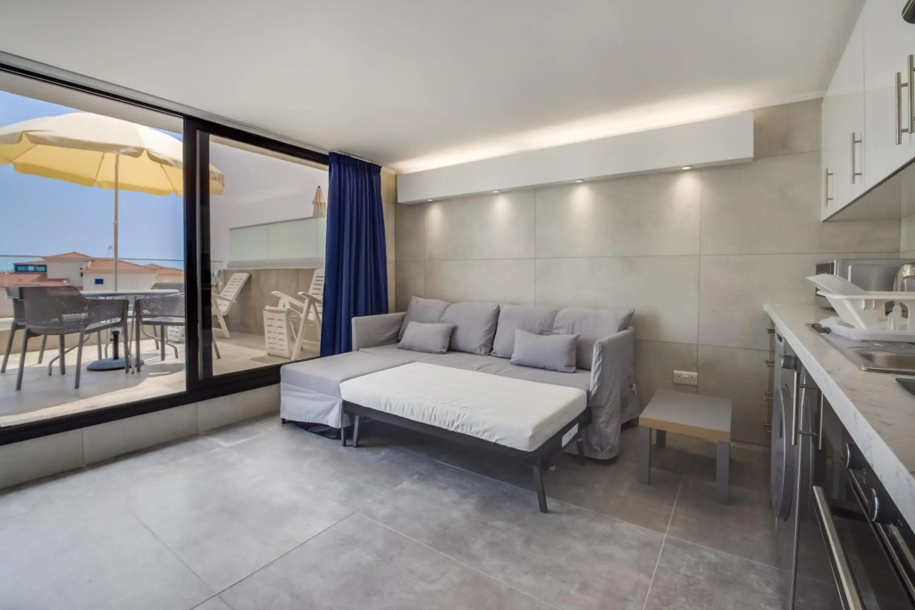 Gevoni Deluxe Suites