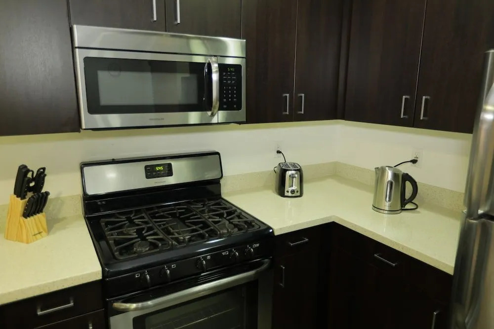 Hollywood Central Suites