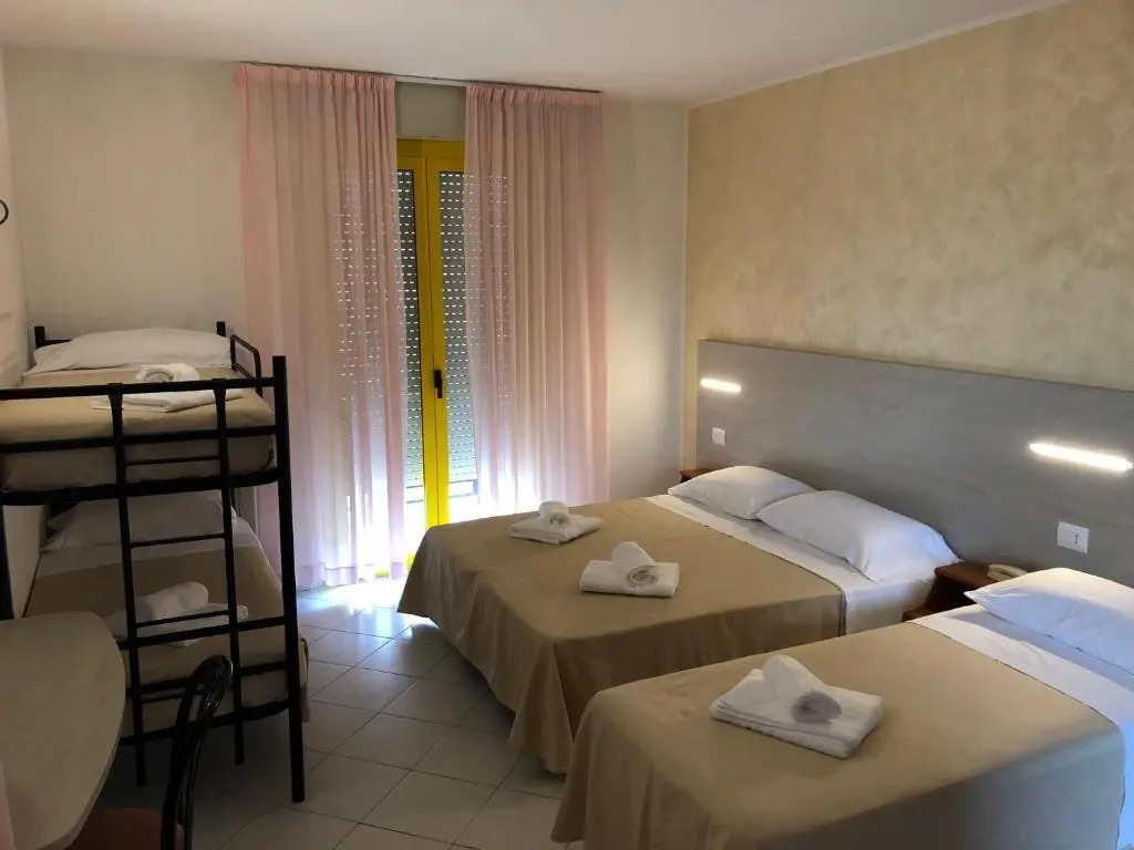 Hotel Marzia con Piscina