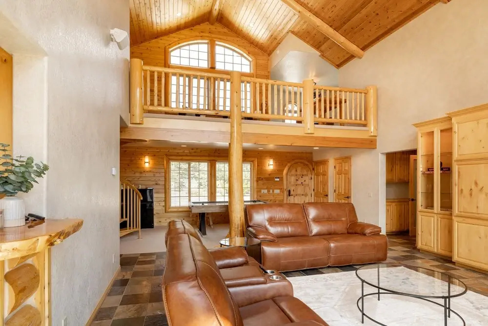 27 - Castle Rock Retreat 3 Bedroom Home by Redawning