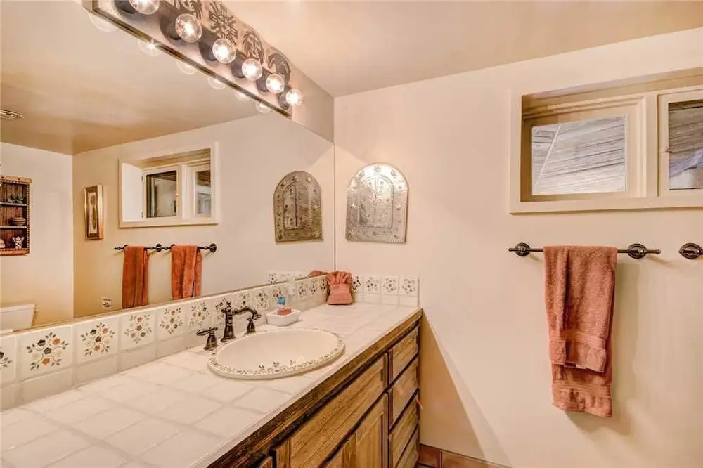 Plaza Splendor - Three Bedroom Home
