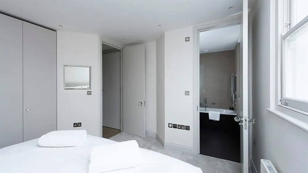 Bright and Modern 1BR flat in West London