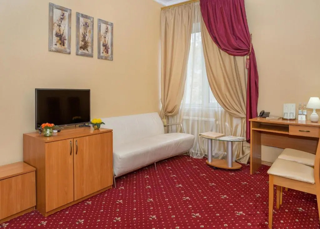 Shine Hotel