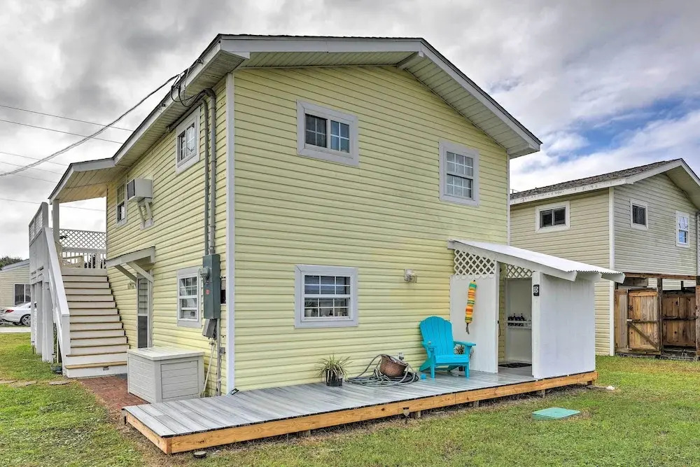 Pet-friendly Townhome, 2 Blocks to Atlantic Beach!