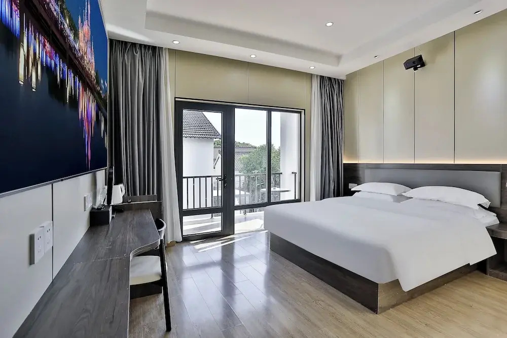 Yinshu Lunasvilla Courtyard Garden Resort Hotel