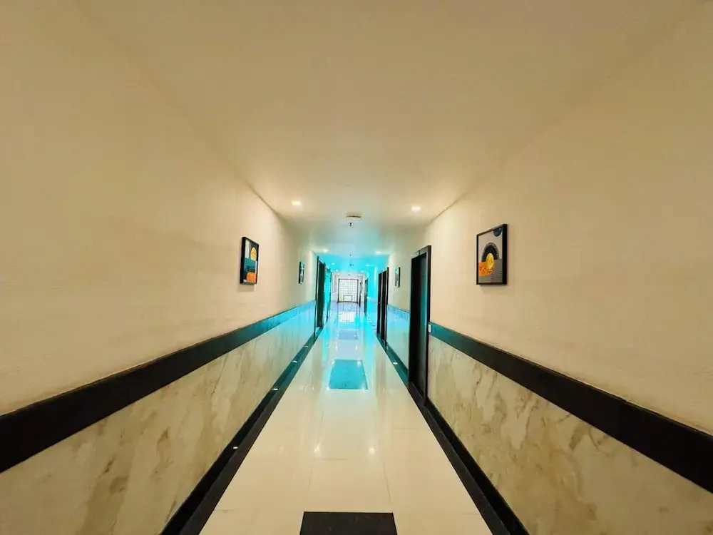 Col's Hotel Uphaar